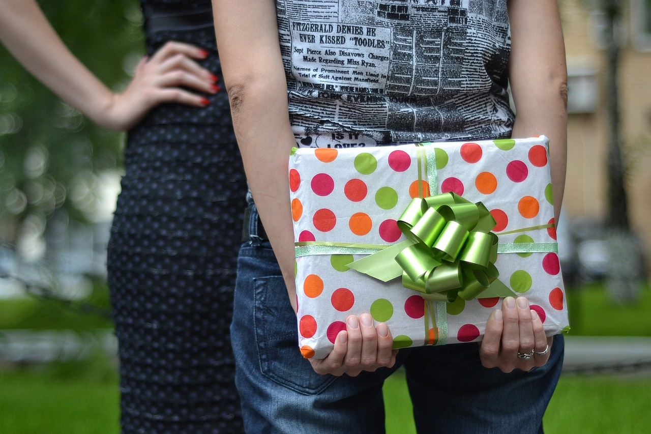 Comment choisir un cadeau pour son avocat ?